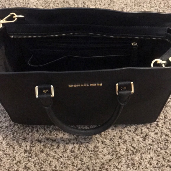 🏷️ FINAL SALE • [Michael Kors] Black Selma Satchel - Picture 4 of 11